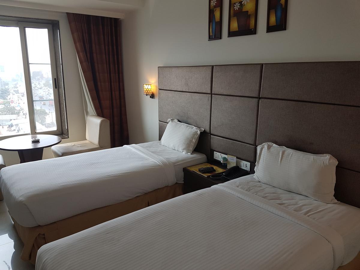 Hotel Sitara Grand Miyapur Haidarábád Kültér fotó