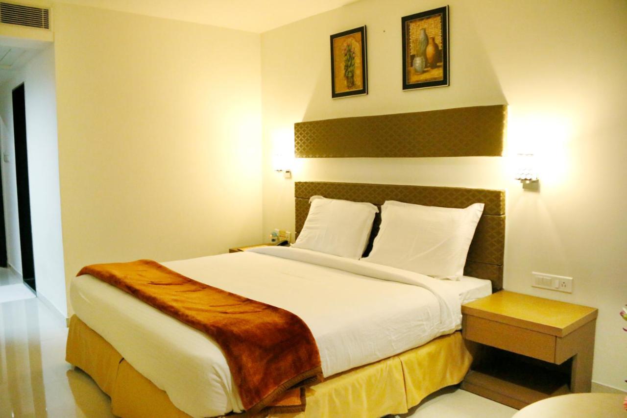 Hotel Sitara Grand Miyapur Haidarábád Kültér fotó