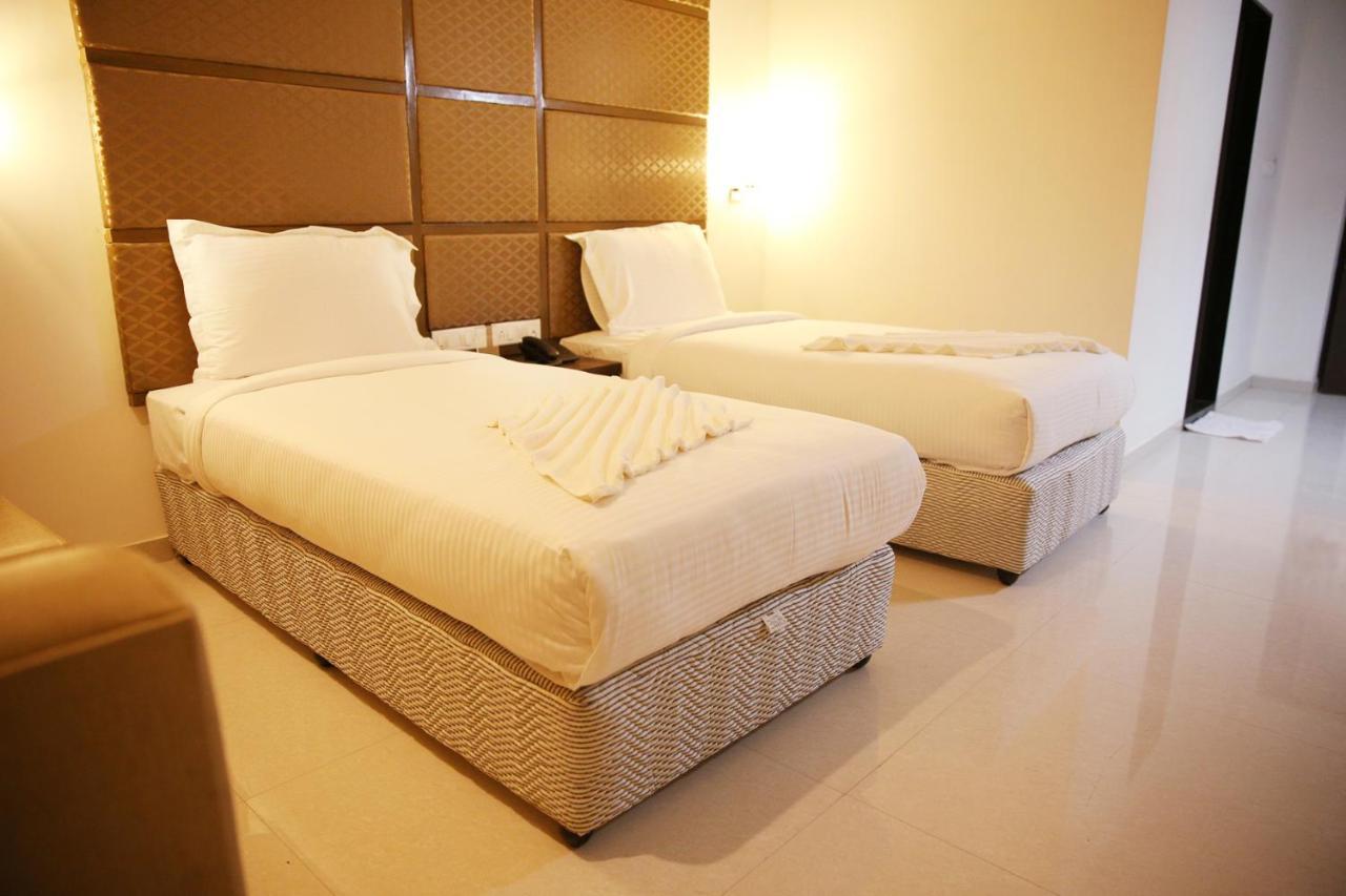Hotel Sitara Grand Miyapur Haidarábád Kültér fotó